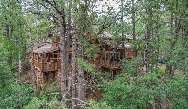 Log Cabin/Mountain Pines, 5400 Square Feet Retreat-Prescott Spruce Mountain