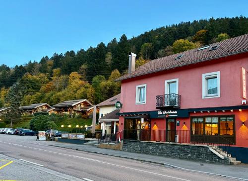 Logis Hôtel les Chatelminés in La Bresse