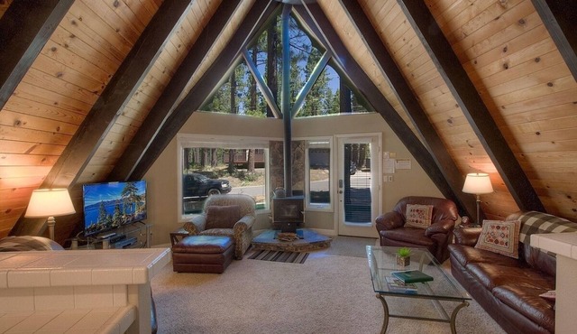 Lone Indian Lodge 3 Bedroom Home by RedAwning