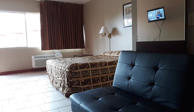 Longview Inn
