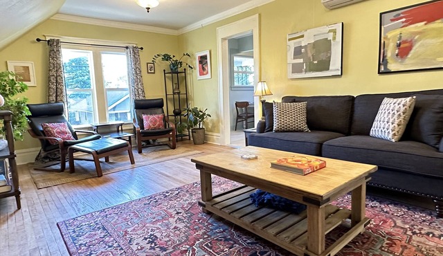 Lovely 1bd Craftsman and Office Close-in NE, Pet-Friendly!