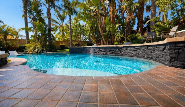 Lux Resort Style 6Bdrm Sauna/Pool/Spa/cold plunge