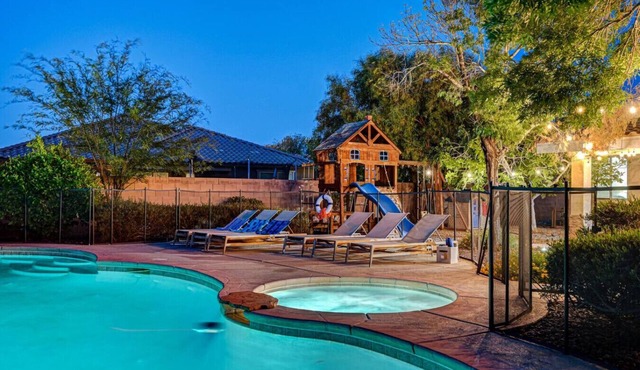 Luxe 6Br Home Large Pool & Grassy Yard RV Parking