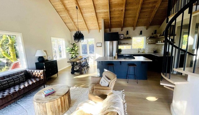 Luxe Guest Home *Walk to Downtown Sebastopol