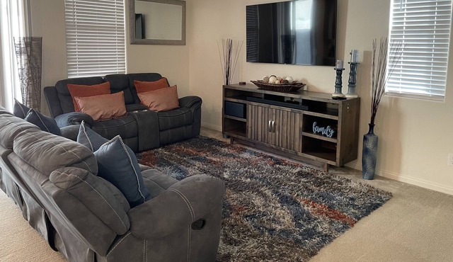 Luxurious Affordable 3 Bedroom Home Away From Home