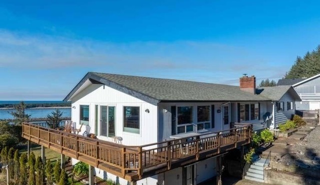 Luxurious Hilltop Home w/Dune Access