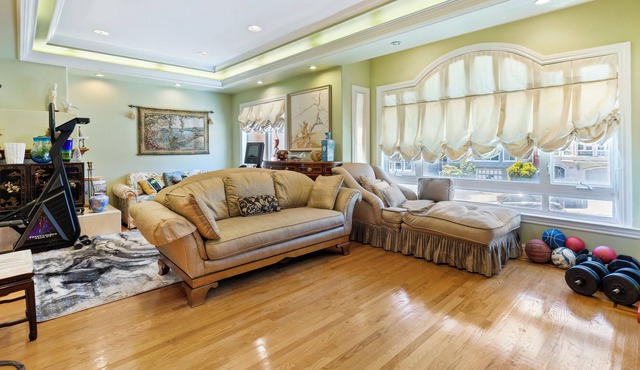 Luxury 2b/b House By the Beach/GGP with Parking