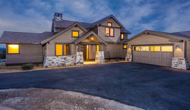 Luxury 5 Star Rated Custom Home at NW #1 Resort. Golf, Mtn's, Outdoors, Oregon