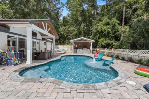 Luxury Bayou Experience with Pool and Outdoor Kitchen