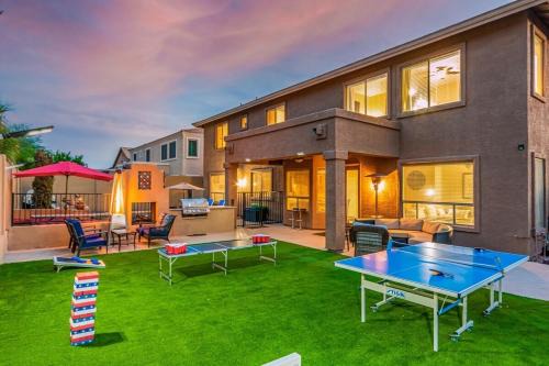Luxury Cul-De-Sac Home With Heated Pool & 5BR