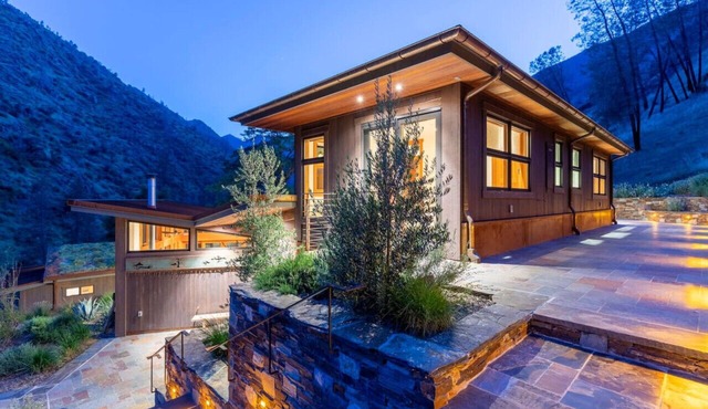Luxury Home 20 Minutes to Yosemite Valley for 8