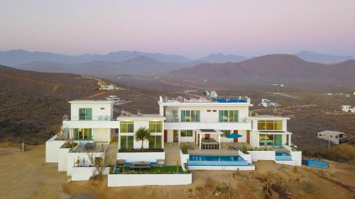 Luxury Ocean-View Villa w/Pool By Cerritos Beach