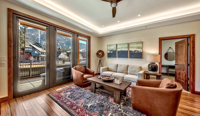 Luxury Three Bedroom Residence steps from Heavenly Village Book 7 Nights for 10% Off by RedAwning