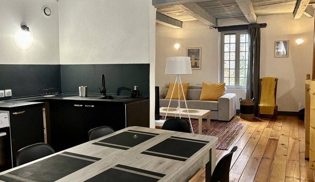Maison de Ville Rénovée au Cœur du Vieux Cahors in Cahors