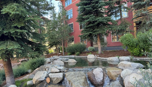 Mammoth Village - Highly Desired Quiet Corner Surrounded by Pines and Aspens