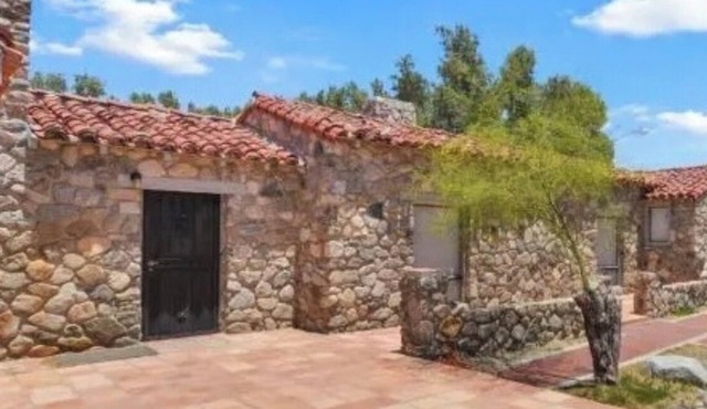 Mary Pickford Estate A2-Requires 30 day booking