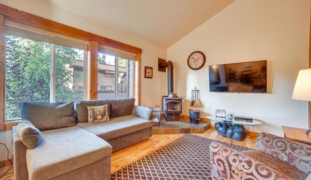 McCall Vacation Rental ~ 1/2 Mi to Payette Lake!