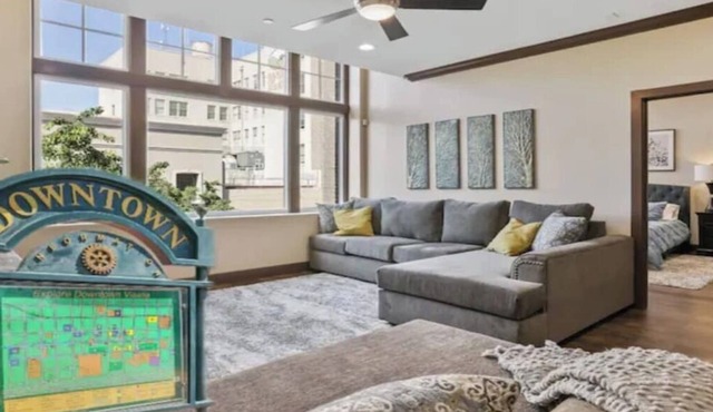 Midtown Loft 303 on Main St DT Visalia