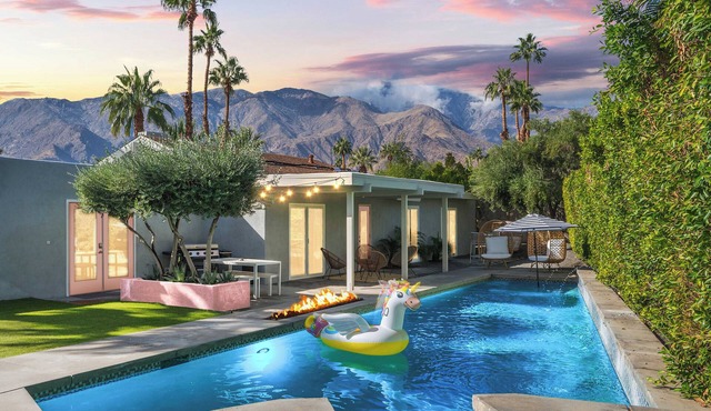 'Miles Away' A Desert Oasis - Palm Springs Style!