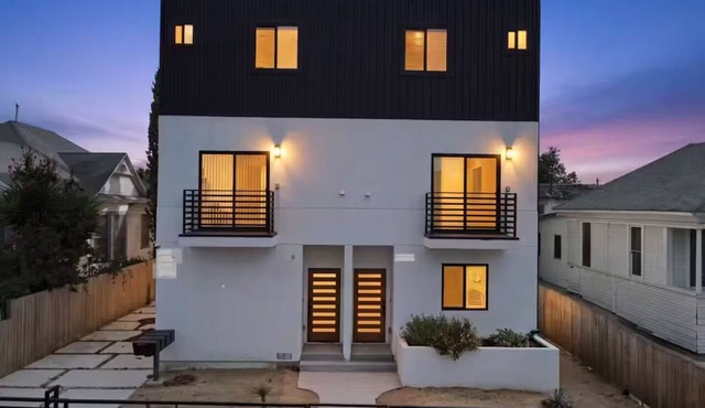 Modern 5BR/5BA Near USC & Downtown LA