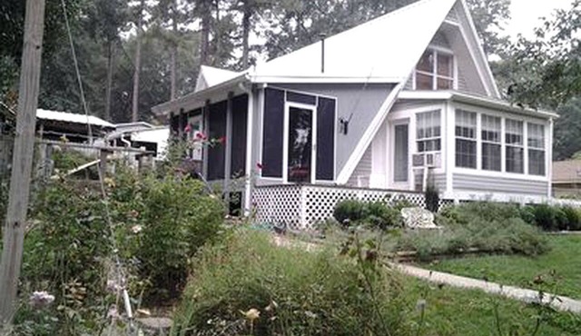 Modern A-Frame Cabin with a Hot Tub near Millwood Lake, Arkansas in Ashdown