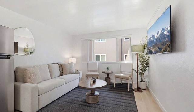 Modern Retreat Steps from the University of Oregon