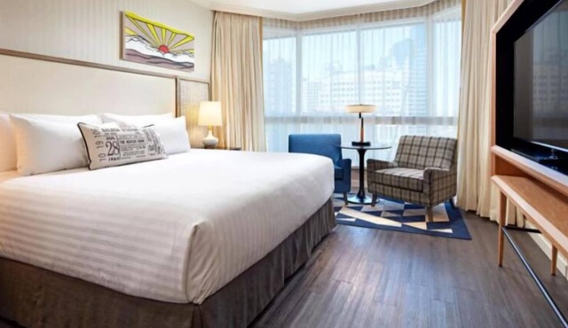 Modern Suite w/King Bed Near 1st Avenue