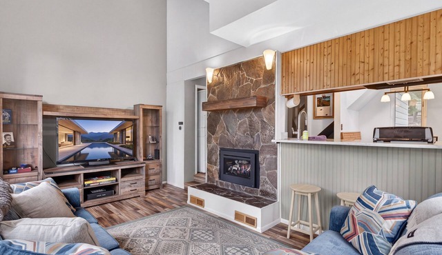 Modern Tahoe Getaway Near the Lake