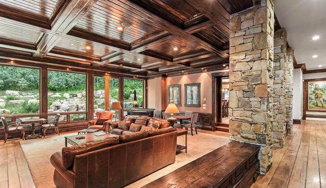 Moose Mgmt at White Pine 129: Pvt Estate-Pvt HotTub & Home Theater-Mountain view