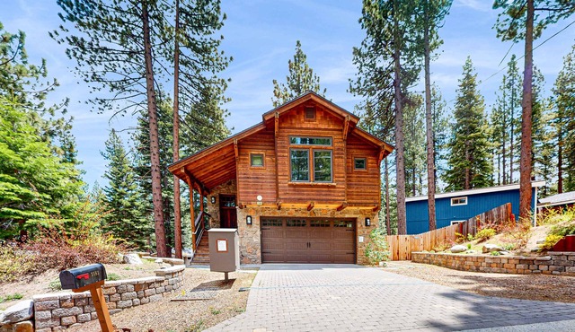 Mountain Modern Home with game room, pool table, private hot tub and more