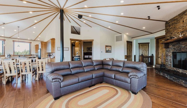 Mountain Retreat with Stunning Views