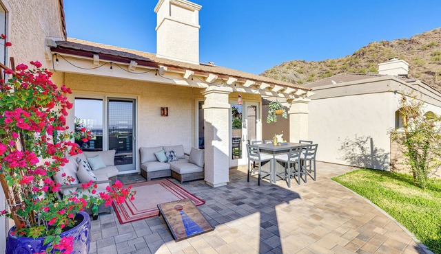 Mtn & City Views: Stunning Villa in Phoenix!