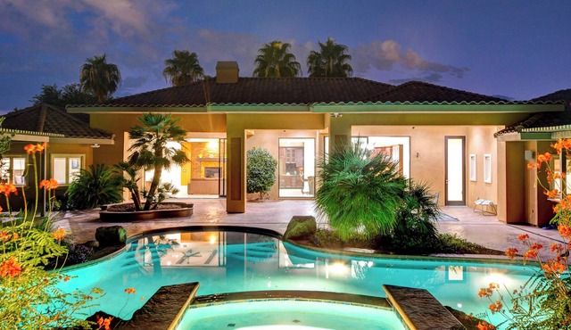 NEW: #1 VEGAS Luxurious Vacation VILLA Movie Theater +7min to Strip! ⭐️⭐️⭐️⭐️⭐️