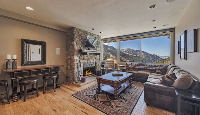 New Listing! Ski in/Ski out to Snowbird in Beautiful Two Bedroom with Stunning Views