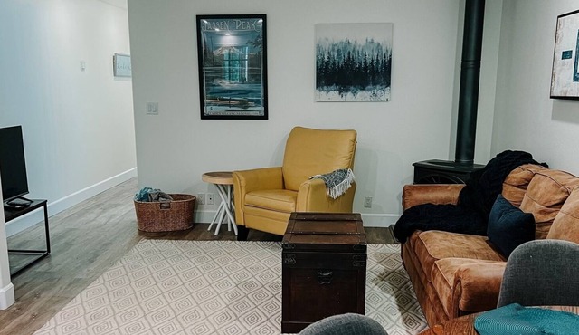Newly renovated 2 bedroom apartment near Lassen National Park