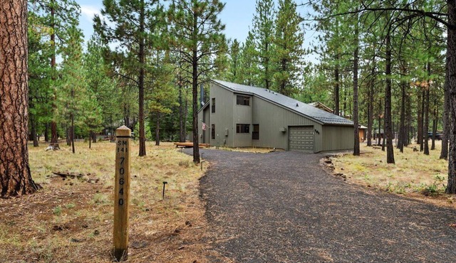 Newly renovated cozy cabin in charming Black Butte Ranch