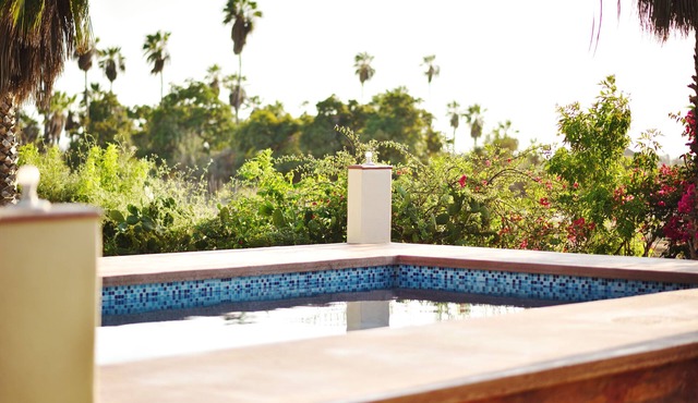 Nice studio in San Pedrito Area with swimming pool and parking on the property.