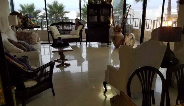Ocea view Calafia tower condo. Private gate clean space