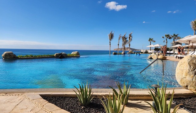 Ocean Front 3 Bdrm Penthouse at the beautiful Villa La Valencia.