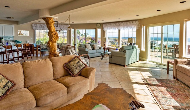 Ocean Front Luxury Home, Relax, Revive, Rejuvenate on The Lost Coast