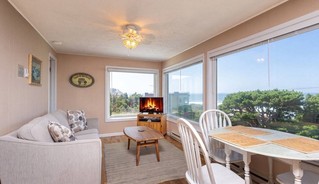 Ocean Haven in Taft * Pup Perfect Beach Condo