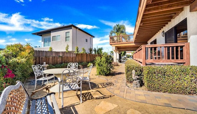 Ocean View 2-bedroom Luxury apartment with AC in San Diego