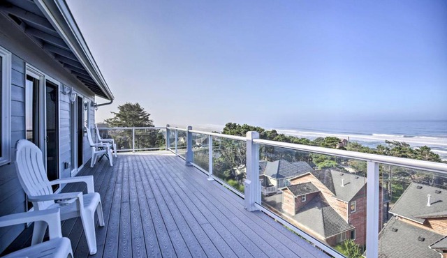 Ocean-View Lincoln City Retreat w/3 Viewing Decks