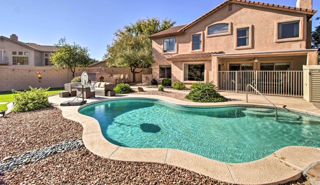 Oro Valley Home w/ Putting Green & Grill