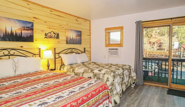 pacious Upper-Level Hotel Queen and Full-size beds with Views 208-210