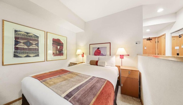 Palisades Tahoe Lodge Rentals Studio #234