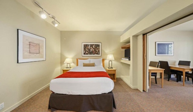 Palisades Tahoe Lodge Rentals Studio #250