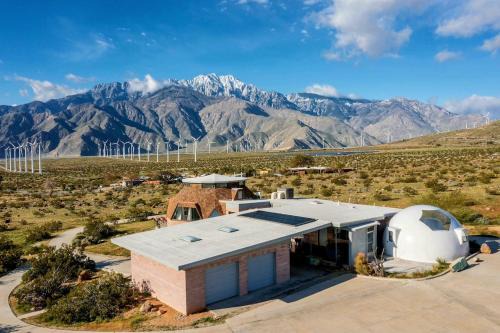 Palm Springs Dome Secluded Desert Retreat