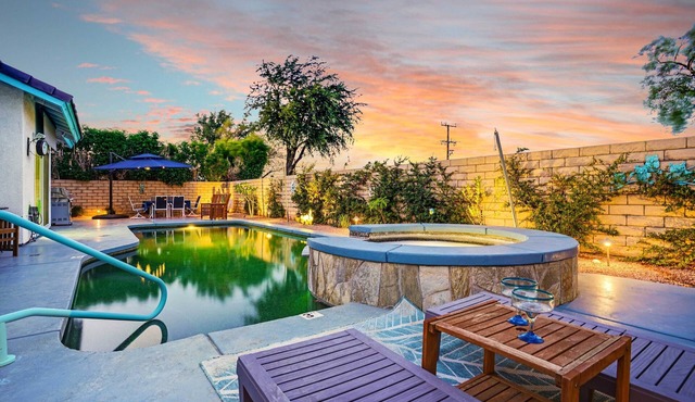 Palm Springs Escape Pool Spa Mountain Vibes