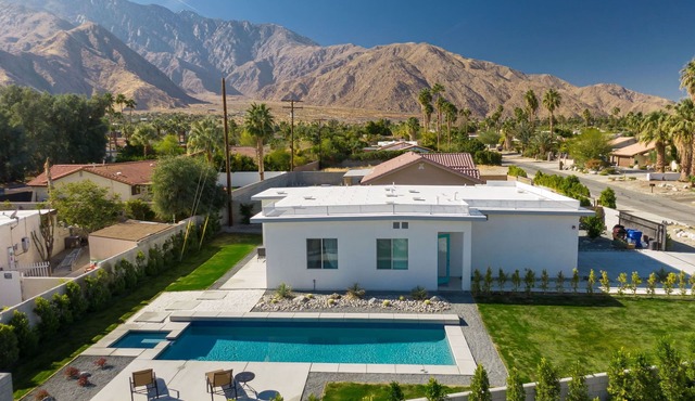 Palm Springs Paradise view with Large Pool and SPA.